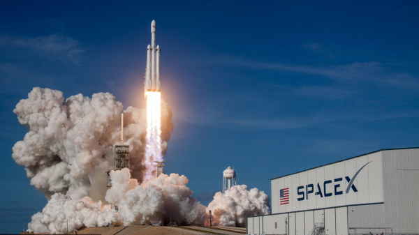 Errant SpaceX rocket stage set to smash&hellip;