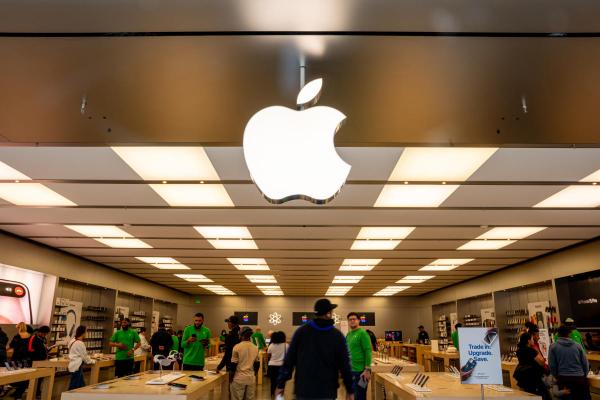 Apple Store workers in Maryland have…