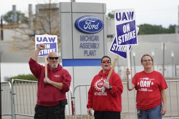 photo of Ford halts construction of Michigan EV battery factory as strikes continue image