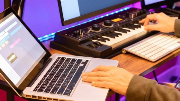 photo of Berklee College of Music Offers AI Course, Students Are Pissed image