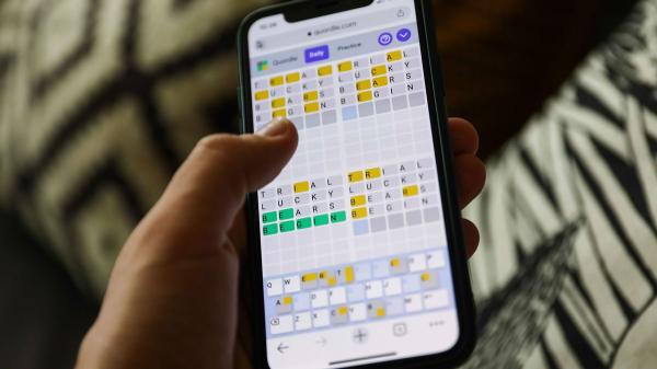 Quordle today – hints and answers for…