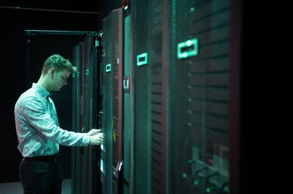 photo of Chinese server component exports to US surge despite tariffs, driven by AI server demand and local assembly push image