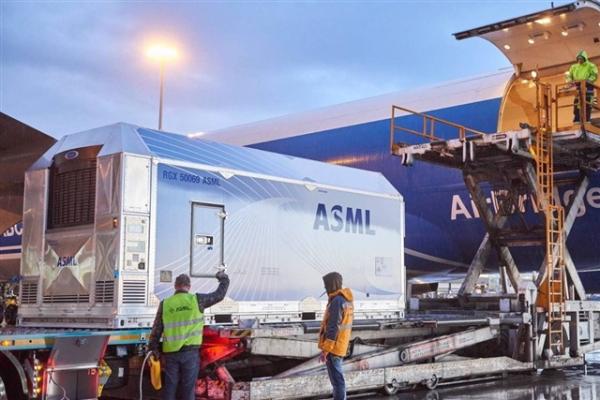 photo of ASML's plunging net bookings highlight Intel and Samsung's investment struggles, says DIGITIMES Research image