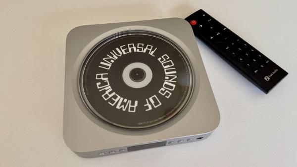I enjoyed this CD player's sturdy build…