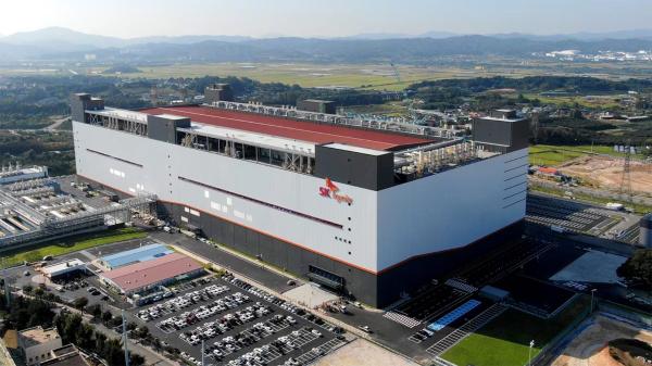 photo of Seven hospitalized after toxic gas fire at SK hynix advanced memory plant — Cheongju 4th campus incident today led to… image