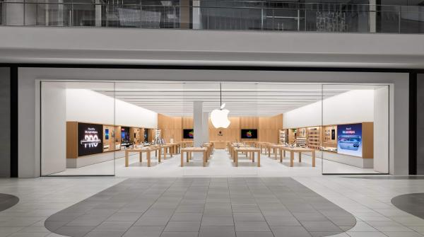 photo of Apple Store Near Los Angeles Closed Due to 'Events Beyond Our Control' image
