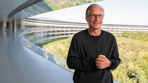 photo of Greg Joswiak Says Apple Isn't Focused on Making AI for 'Lunatic Fringe' image