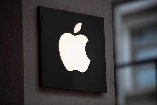 photo of Apple faces lawsuit over Apple Intelligence delays image