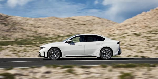 photo of BMW can’t wait: i3 orders open months early as buyers rush in image