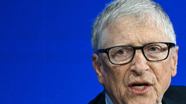 Bill Gates Suggests He’s the Man to…