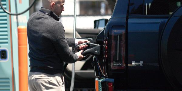 photo of GM makes charging easy while Elon bets big on fossil fuels and Leno talks Tesla image
