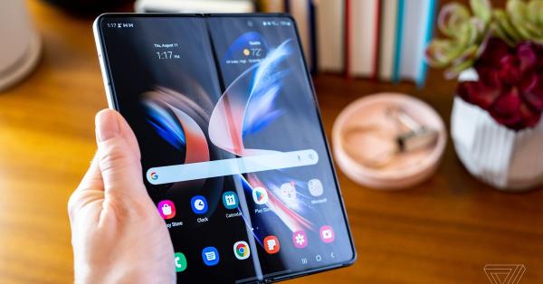 photo of The Samsung Galaxy Z Fold 5 may finally get the crease right image