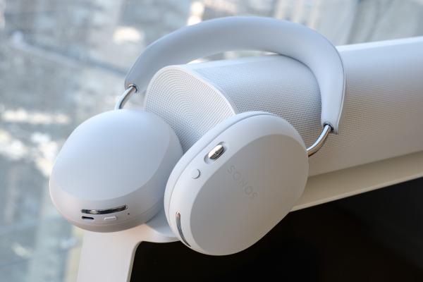 An FCC filing points to new Sonos…