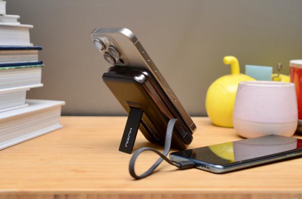 Kuxiu’s S3 MagSafe power bank is…