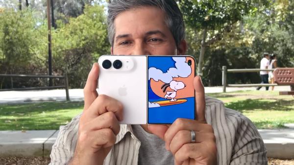 Apple gives older iPhone owners a free…