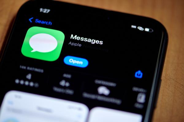 photo of iPhone and Android users will soon be able to send encrypted RCS messages to each other image