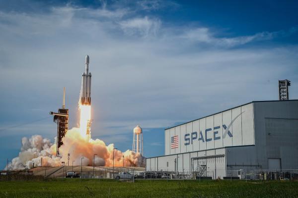 photo of Sen. Elizabeth Warren Makes Hail Mary Plea to Delay SpaceX IPO image