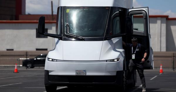 photo of Nearly a Decade Later, the Electric Tesla Semi Is Here image