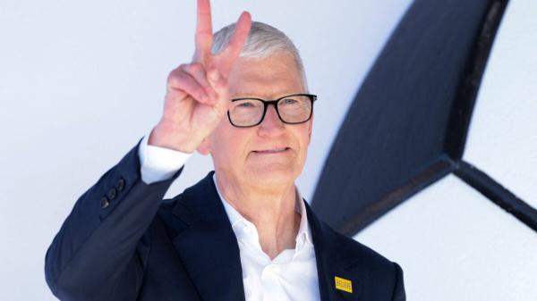 Apple Posts Record June Quarter, Warns…