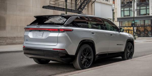 photo of Check out Jeep’s Wagoneer S EV driving undisguised on US streets [Video] image