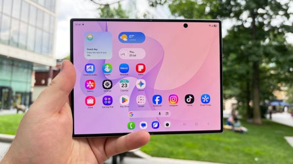 I tested the Samsung Galaxy Z Fold 8,…