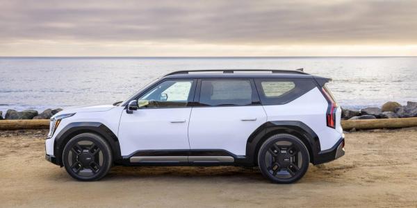 photo of Kia is offering big discounts on the EV9, with over $15,000 off at some dealers image