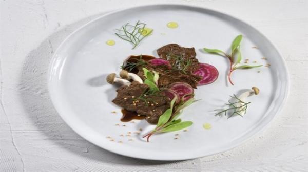 photo of First Lab-Grown Steak Gives Foodies a Taste of the Future image