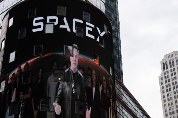 Elon Musk categorically denies SpaceX is…