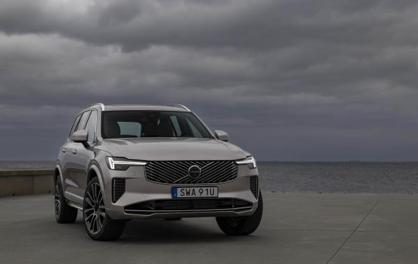 Review: Volvo’s insanely popular XC90…