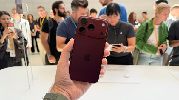 I just tried the iPhone 18 Pro — and…