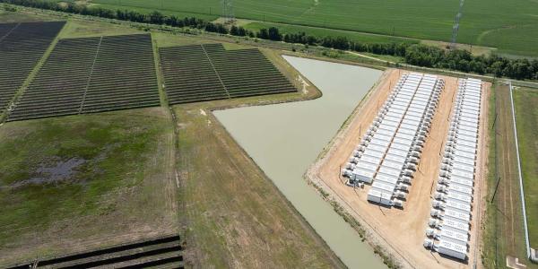 photo of Tesla Megapacks power Ørsted’s big new Texas grid battery image