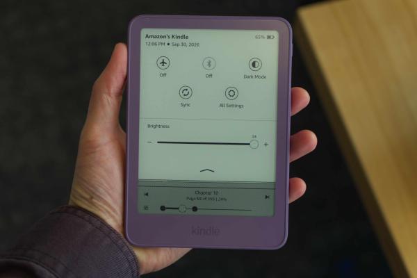photo of Amazon’s new Kindles appear to have a light leak problem image