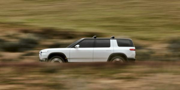 photo of Rivian (RIVN) unfazed by Trump EV policy changes, but warns it could spell trouble for others image