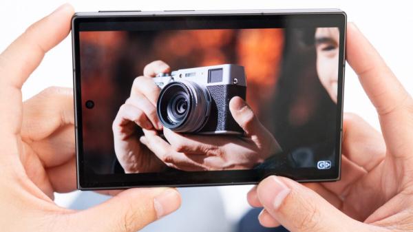 photo of Samsung’s Galaxy Z Fold 8 Is Basically a Free Ad for Apple’s Foldable image