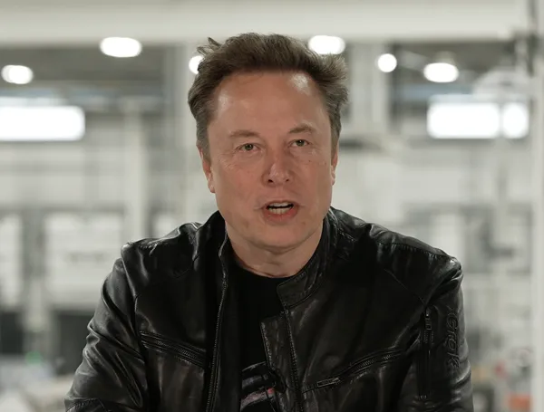 photo of SpaceX locks in $40B GPU financing deal with Apollo image