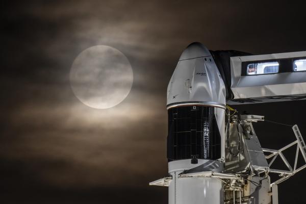 photo of SpaceX’s newest logo confirms everything about what it’s become image