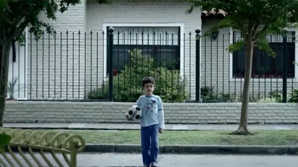 photo of Noah Hawley Is Remaking ‘Terrified,’ Which Shouldn’t Happen image