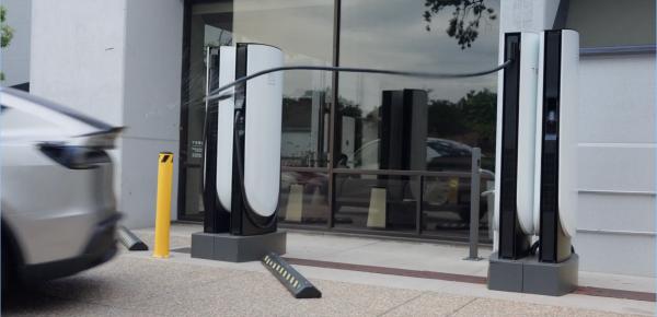 Tesla launches capability to drive away…