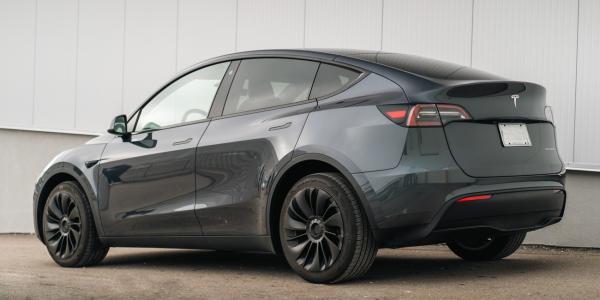 photo of Elon Musk reveals Tesla software-locked cheapest Model Y, offers 40-60 more miles of range image