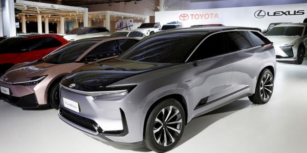 photo of Toyota is delaying new US-made electric SUVs, but there’s more to it image