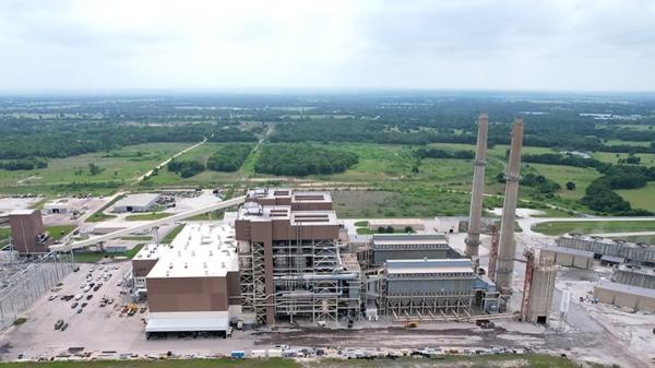 photo of A 1.2 GW solar farm is rising at a Texas coal site – but coal is staying image