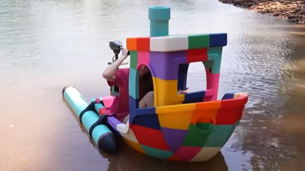 photo of Maker 3D prints giant 'Benchy' sailboat and takes it out on the water image