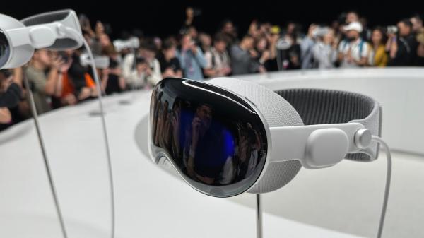 Apple Kills Augmented-Reality Glasses…