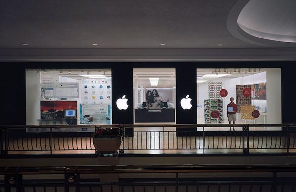 photo of Apple's First Retail Stores Opened 25 Years Ago Today image