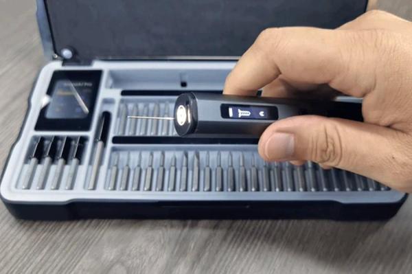 photo of This electric screwdriver uses a camera and AI to figure out what bit you need image