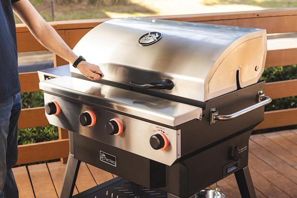 photo of Best of both worlds: How Recteq designed a pellet grill for gas grillers image