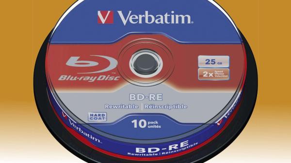 Two manufacturers commit to keep Blu-ray alive after others…