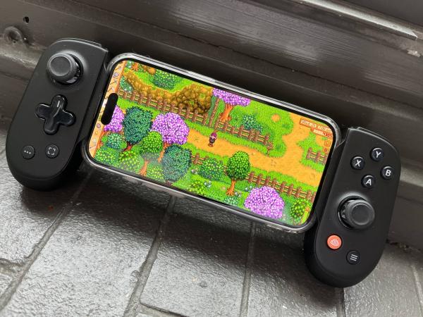 photo of The Backbone Pro controller makes mobile gaming worth the hassle image