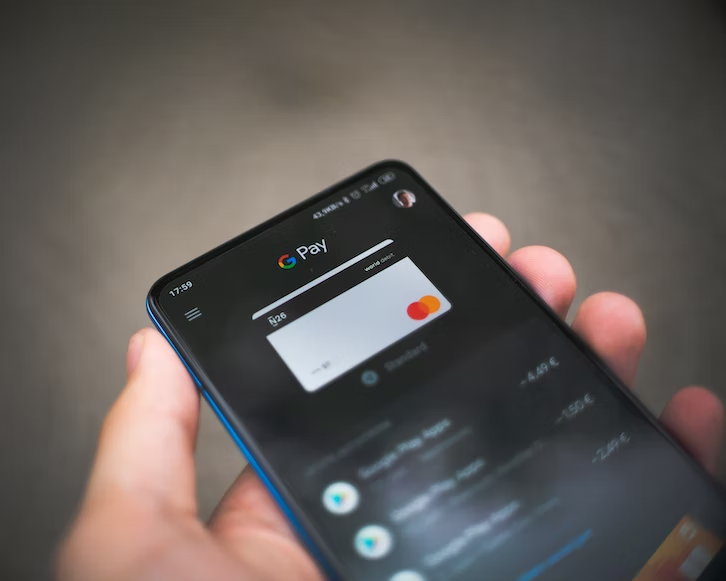  Google Pay on smartphone 