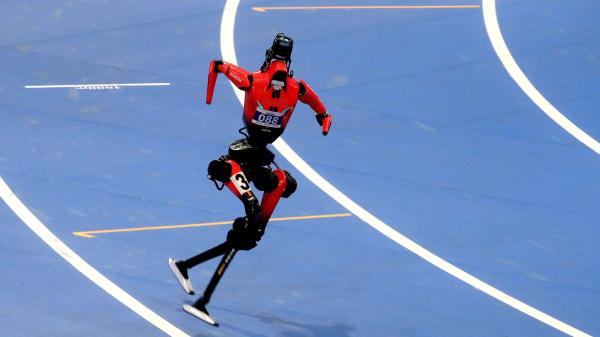 photo of Humanoid robots shatter Usain Bolt's 100m record, hits 23.8 mph before crashing into foam pads — video shows Tiangong&hellip; image